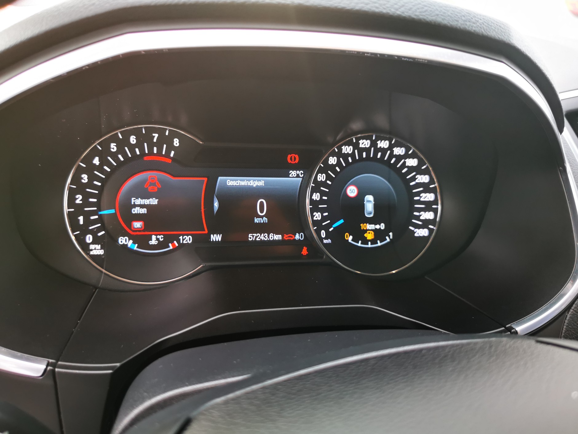 Ford S-Max z 2019 roku z przebiegiem 56 tys. km miał być idealny