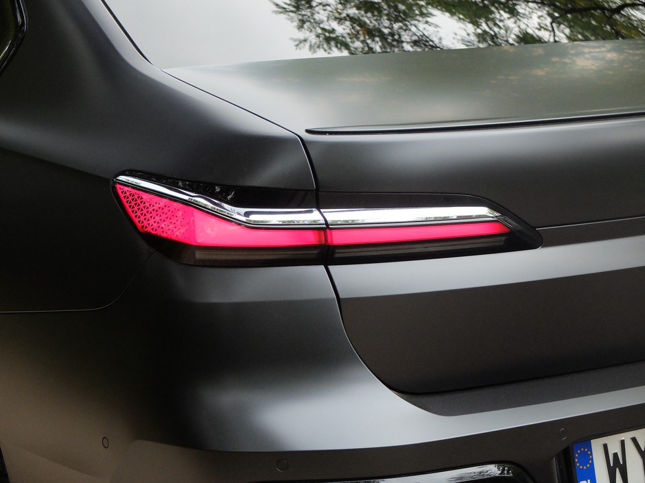 BMW M760e xDrive