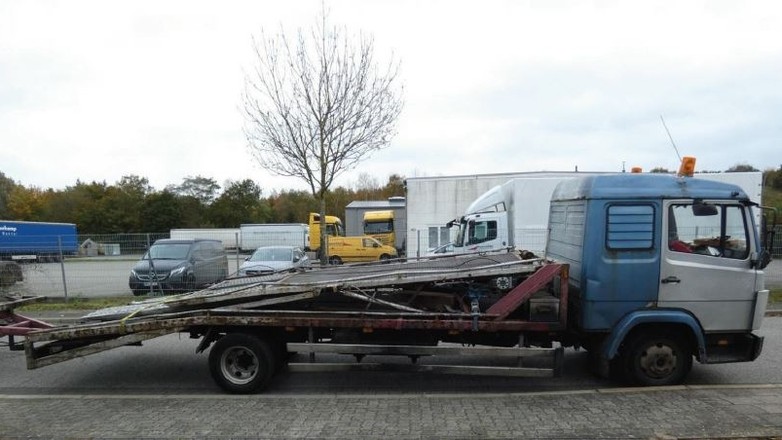 Ciężarowy Mercedes z 70 usterkami