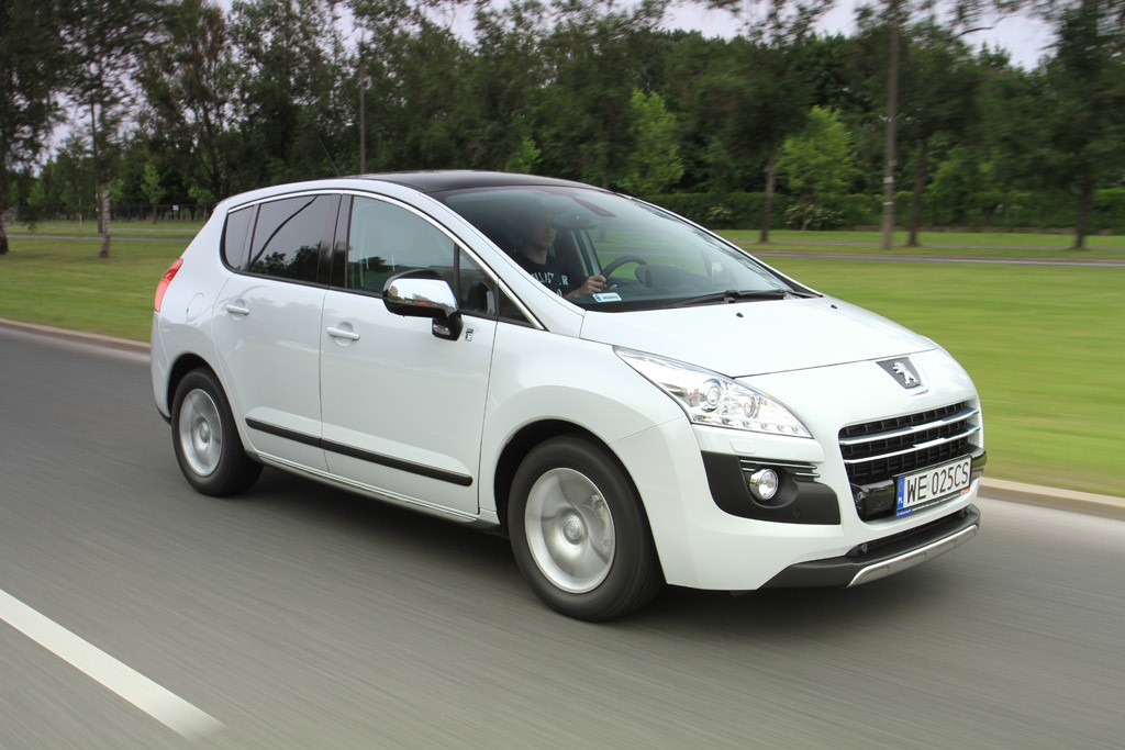 Peugeot 3008 HYbrid4: hybryda dla rozrzutnych ekologów