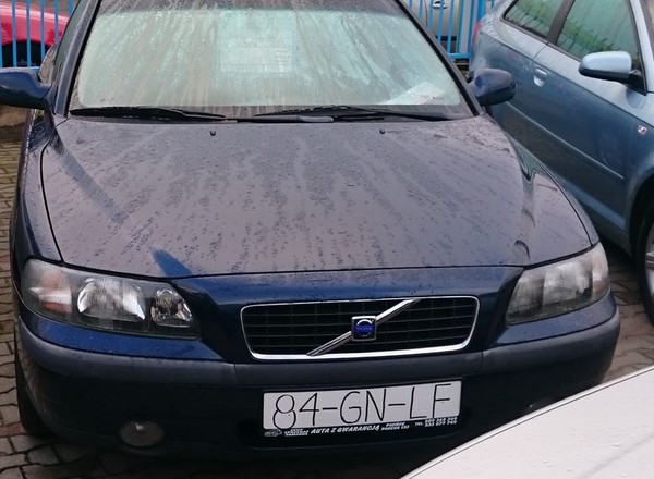 Auto z ogłoszenia - Volvo S60 ładne tylko na zdjęciach