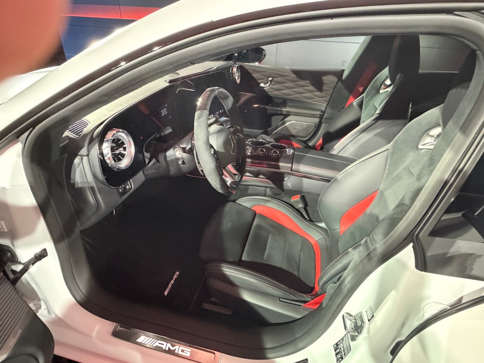 Nowy elektryczny Mercedes AMG GT 4-Door Coupe