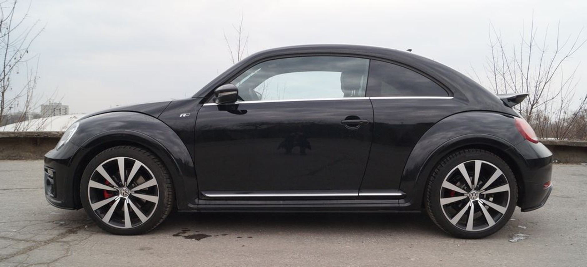 Volkswagen Beetle R-Line 2.0 TSI - sportowym design nadwozia