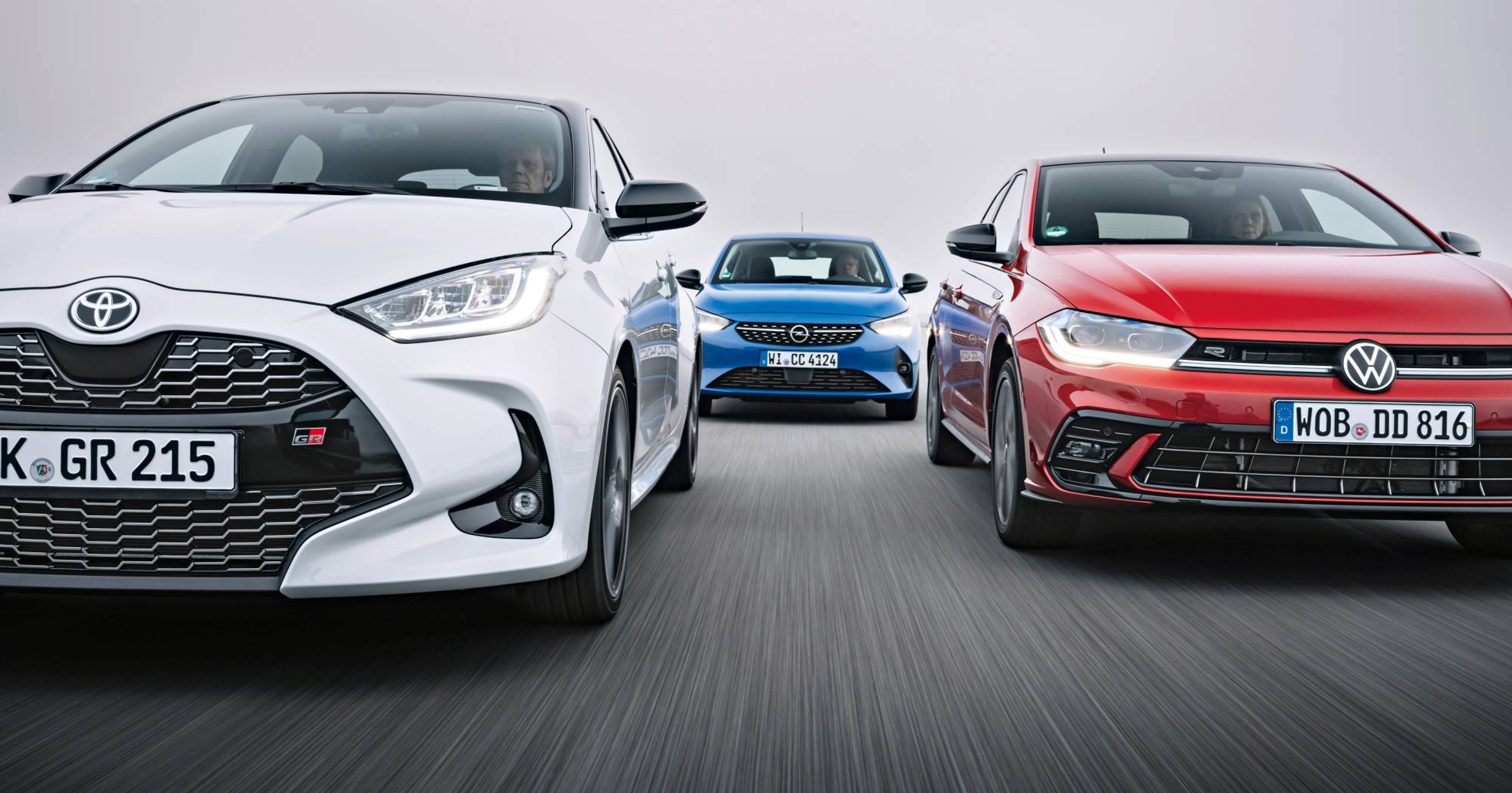 Toyota Yaris kontra Volkswagen Polo i Opel Corsa - czy hybryda Toyoty pokona niemiecką konkurencję?