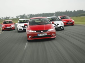 Używany hot hatch za 30 tys. zł - który będzie lepszym wyborem?