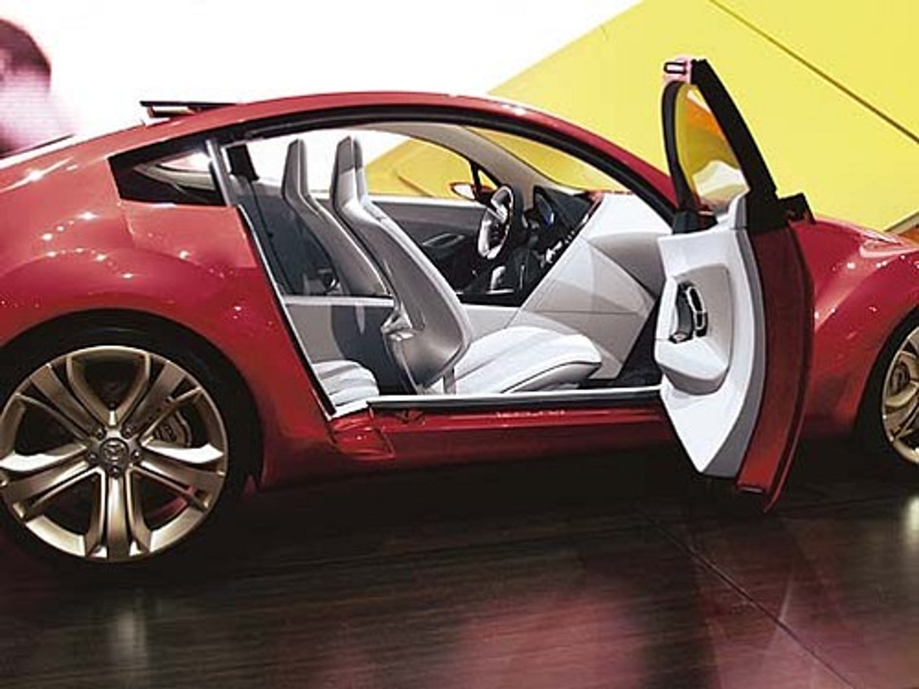 Mazda Kabura, Mazda CX-7 - Sygnał do bitwy