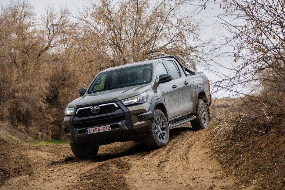 Toyota Hilux MHEV