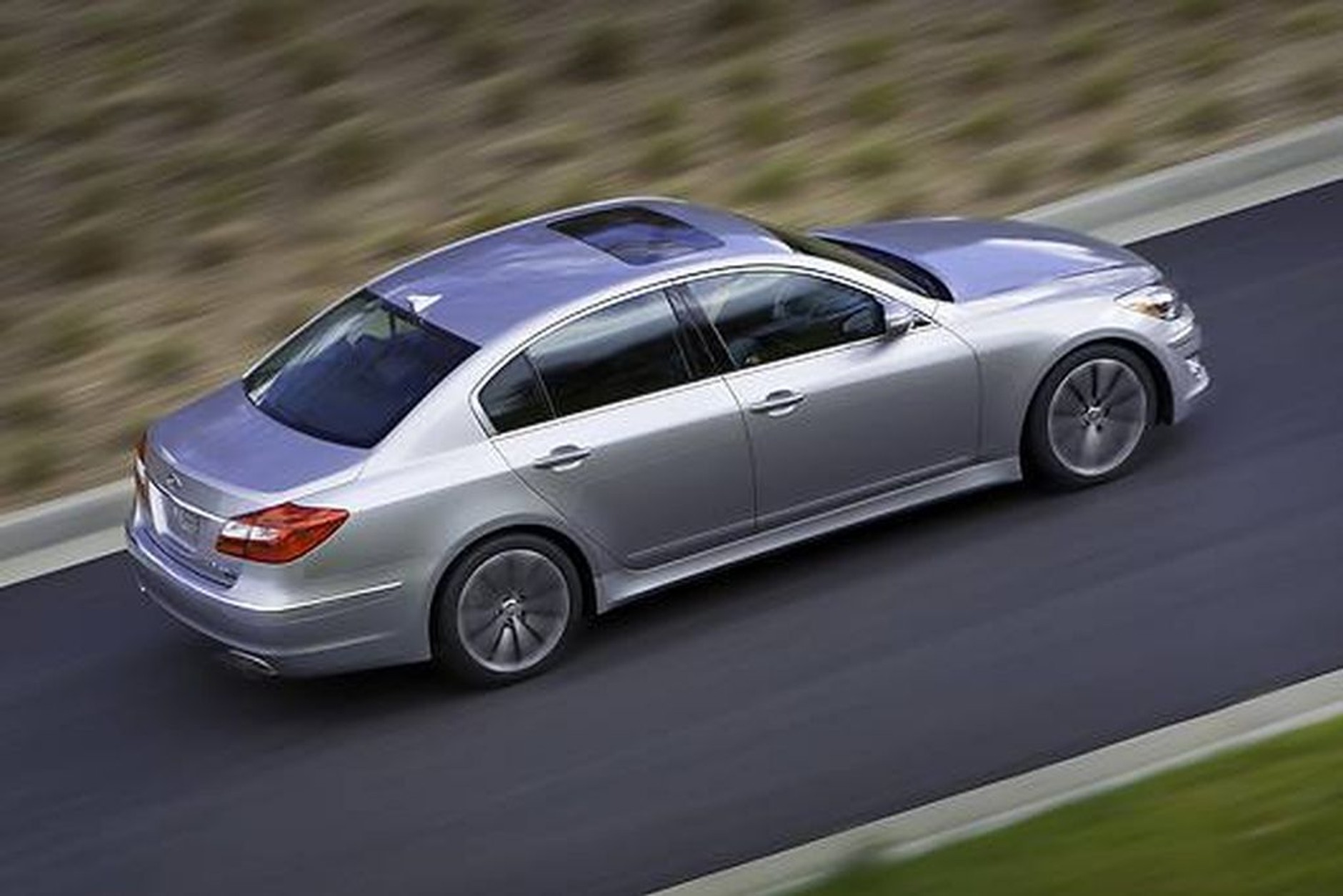 Hyundai atakuje klasę premium