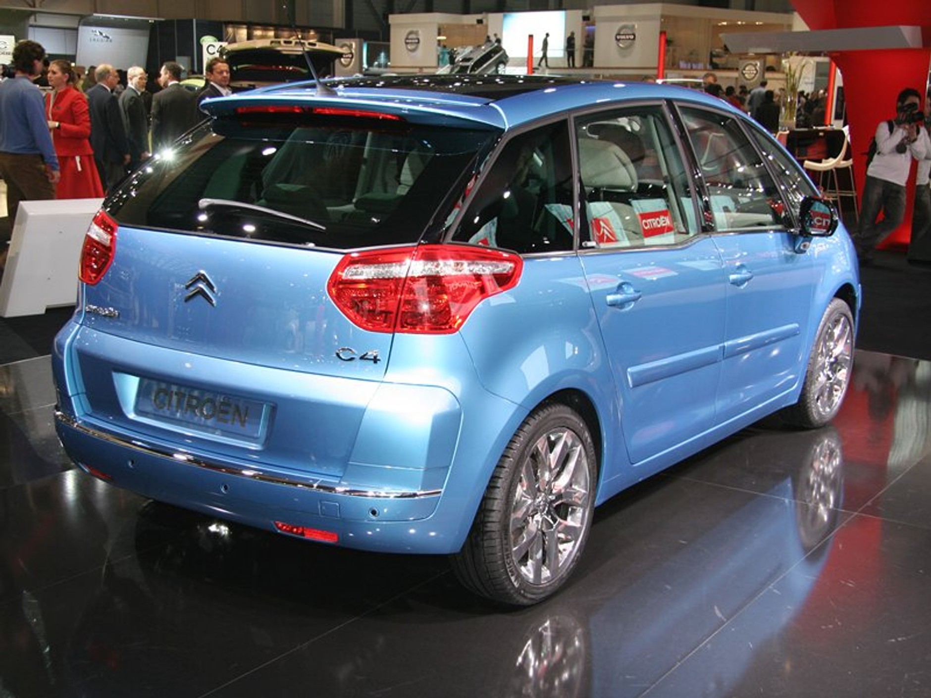 Genewa 2007: kolejne samochody w fotogalerii