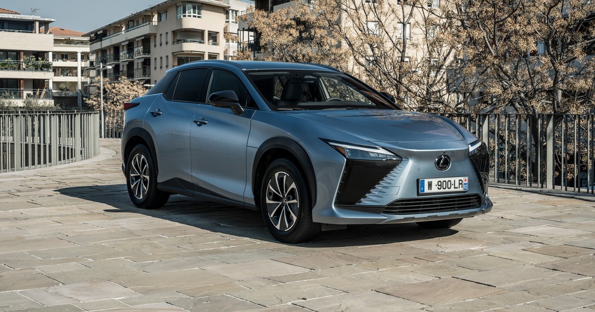 Lexus RZ 300e