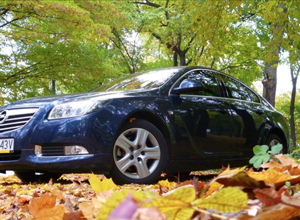 Opel Insignia 2.0 Turbo 4x4 - Zadziorny radiowóz
