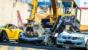 Zezłomowali sportowe i luksusowe auta. Tak Filipiny walczą z oszustami podatkowymi