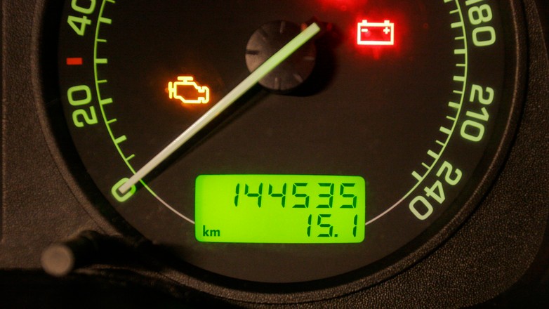 Z cofaniem liczników lepiej się wstrzymać, zwłaszcza że być może już wkrótce znów będzie legalne.