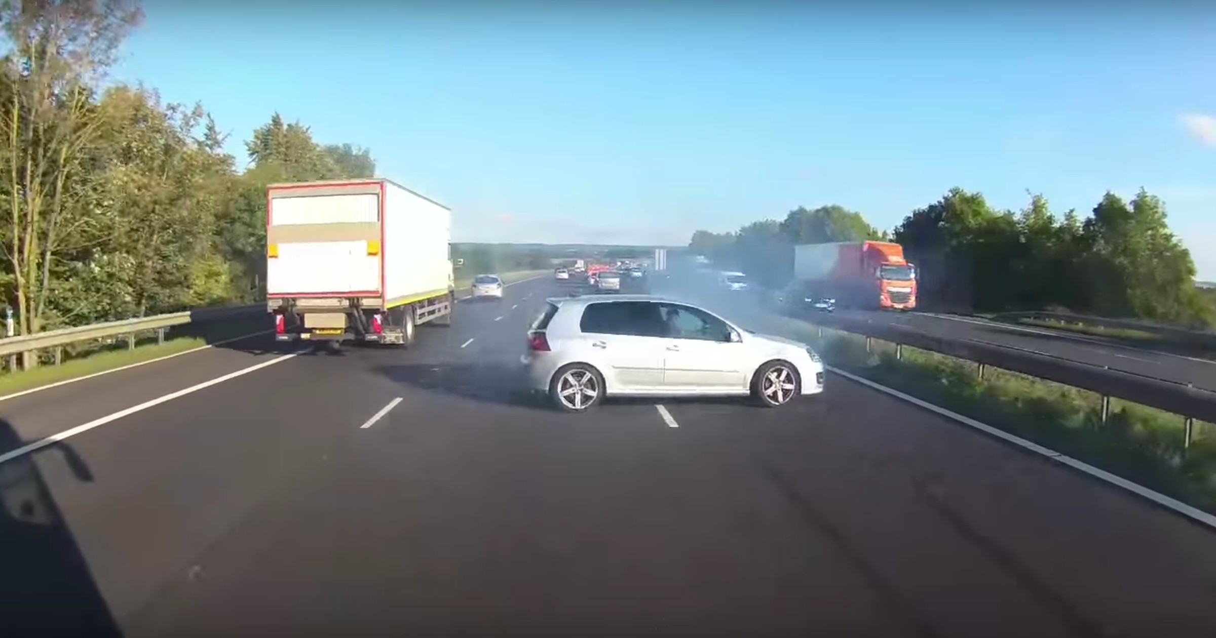 Zatrzymał rozpędzony autobus na milimetry