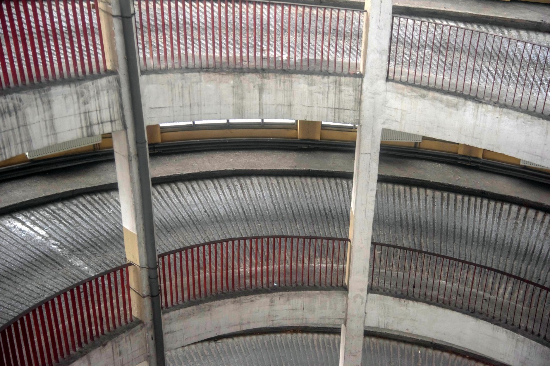 Budynek wielopoziomowego garażu Stołecznej Kolumny Transportu Sanitarnego został wpisany do rejestru zabytków