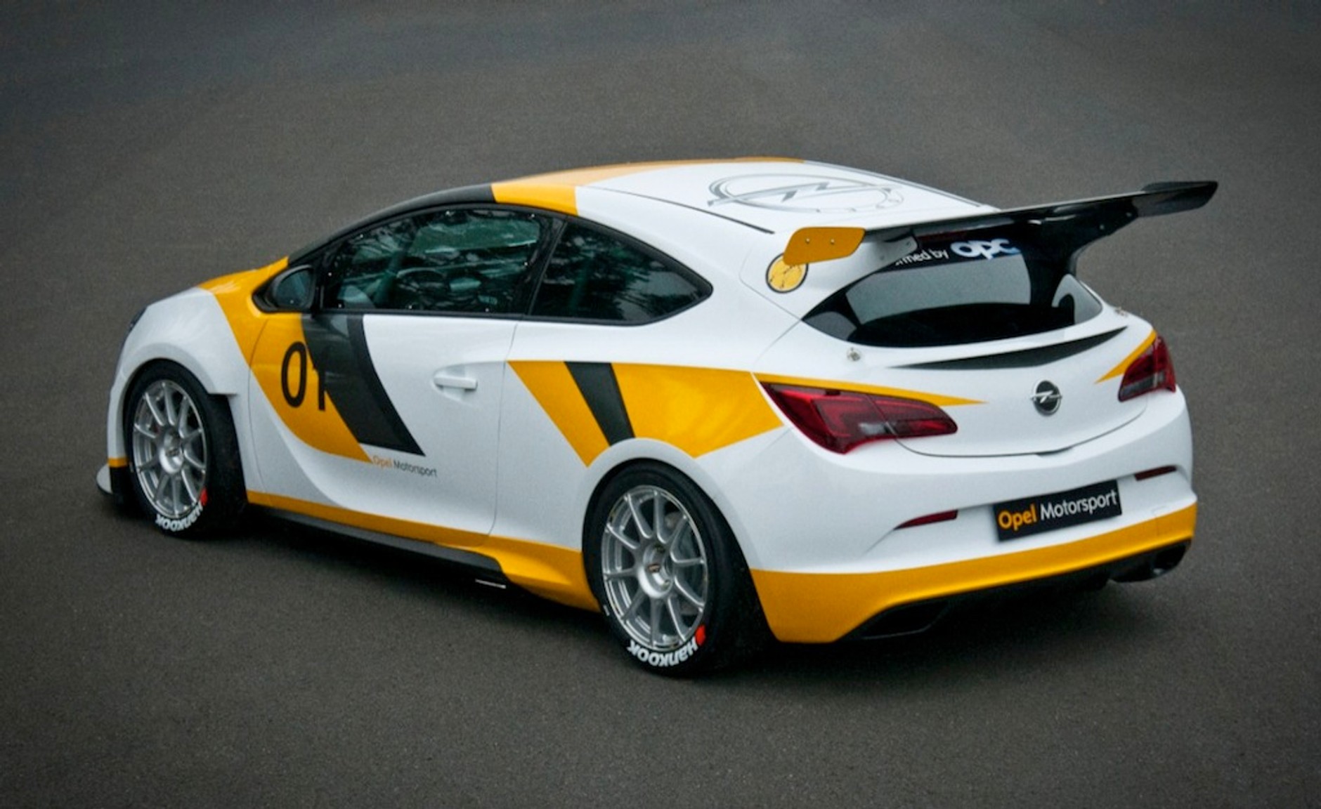Opel stawia na sport