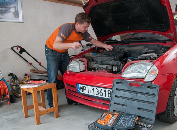 Samodzielnie serwisujemy Fiata Seicento 1.1