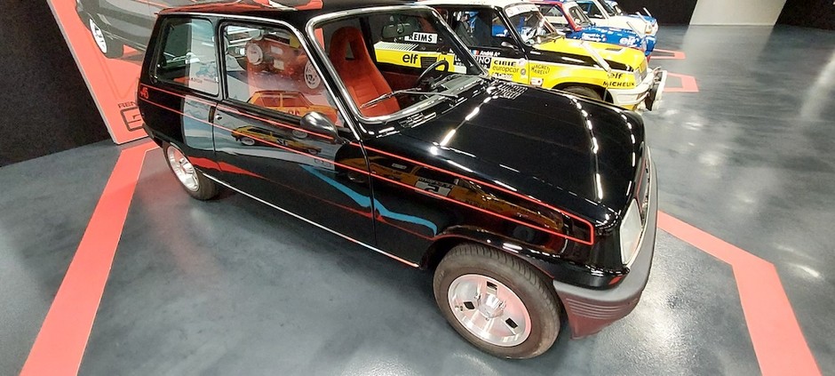 50 lat Renault 5