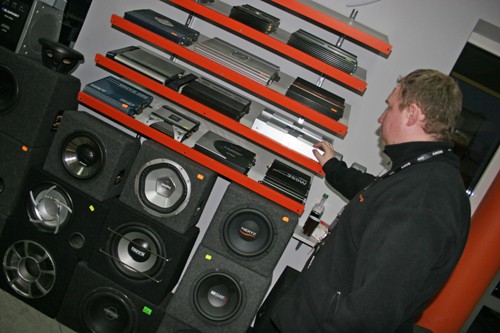 Car Audio - Moc pod kontrolą