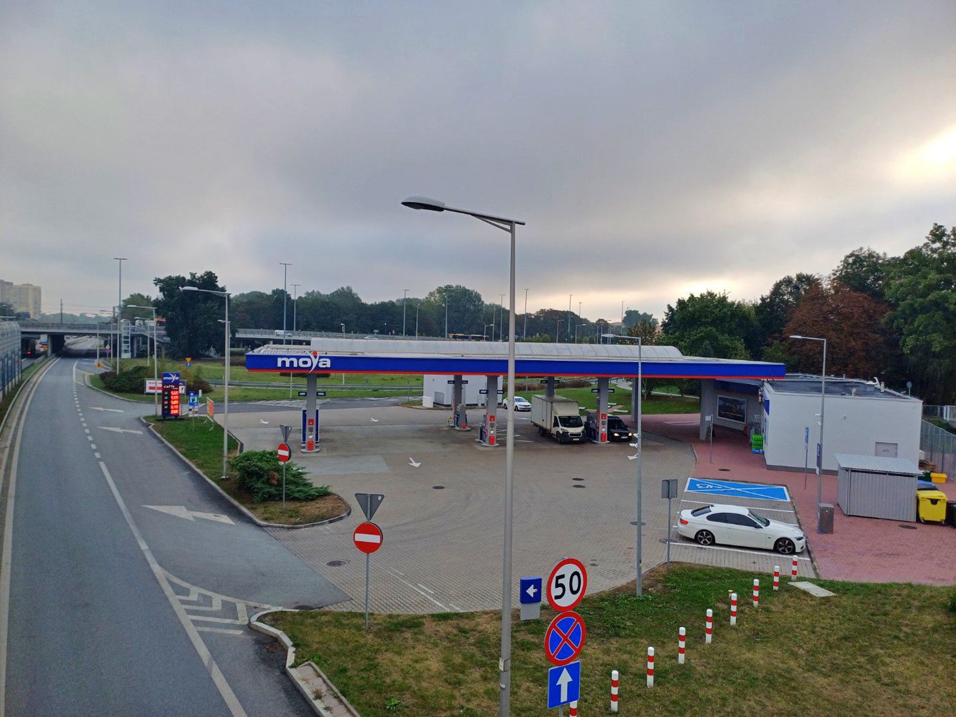 Nowa stacja paliw sieci Moya w Warszawie