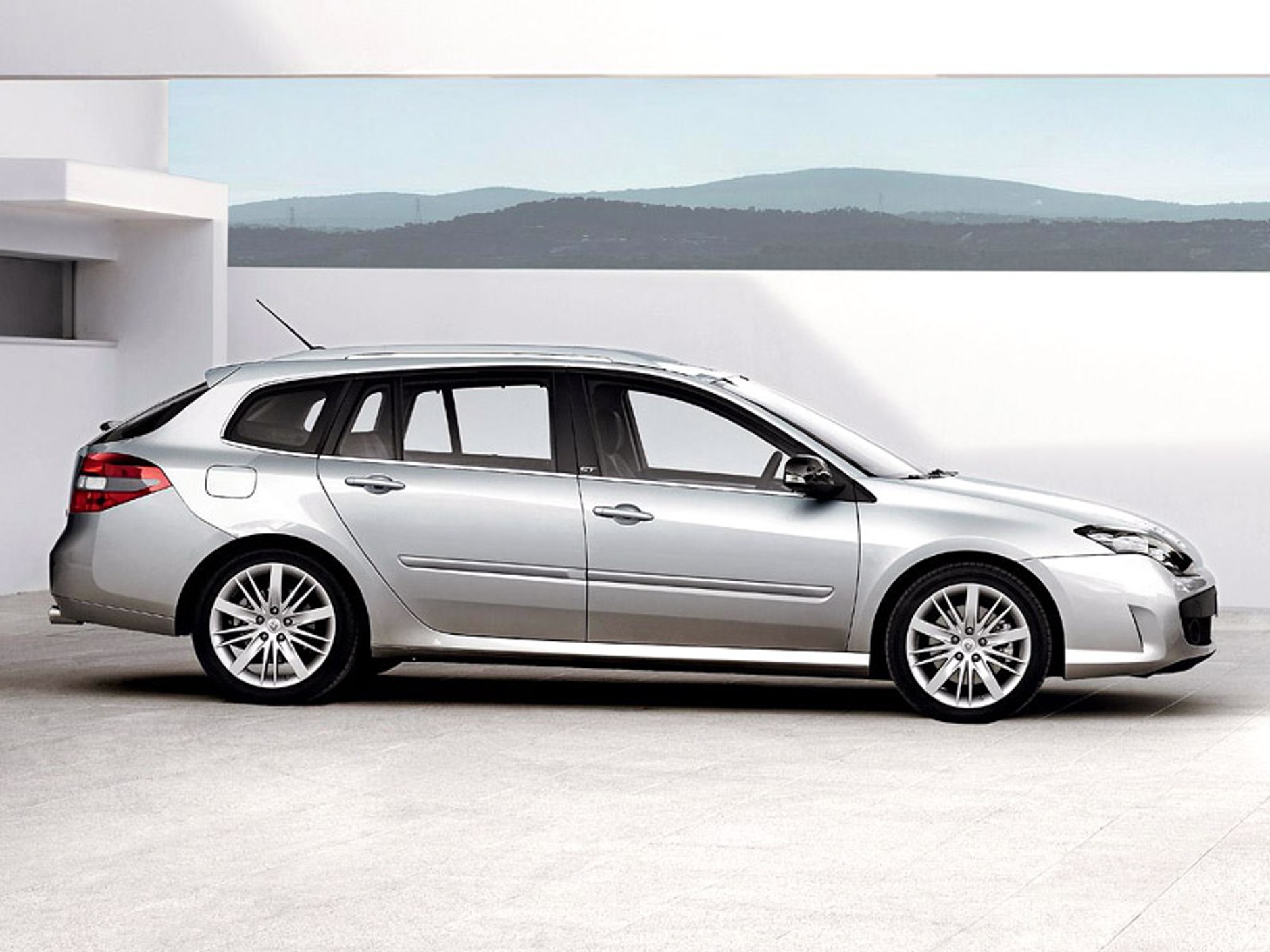 Genewa 2008: Renault Laguna GT - ostatni pokaz przed wjazdem na rynek