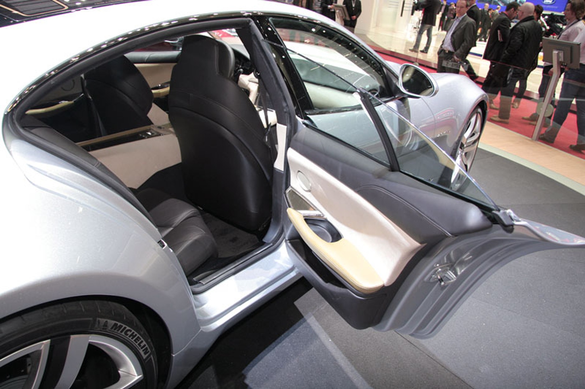 Genewa 2009: Fisker Karma – europejska premiera sportowej hybrydy