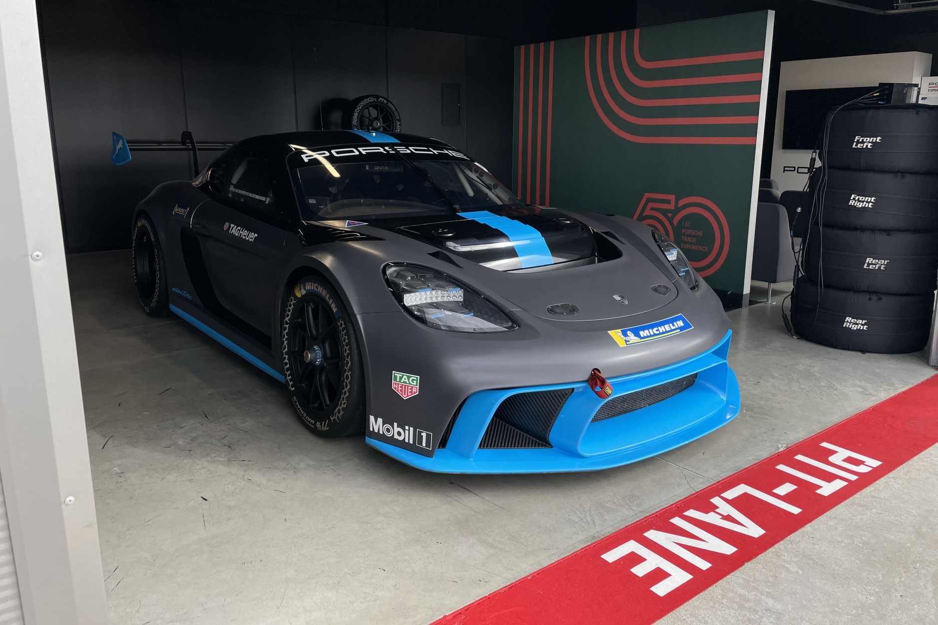 Porsche GT4 e-Performance