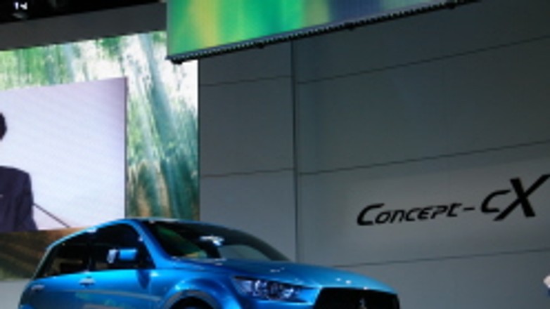IAA Frankfurt 2007: ekologiczny Mitsubishi Concept-cX (wideo)