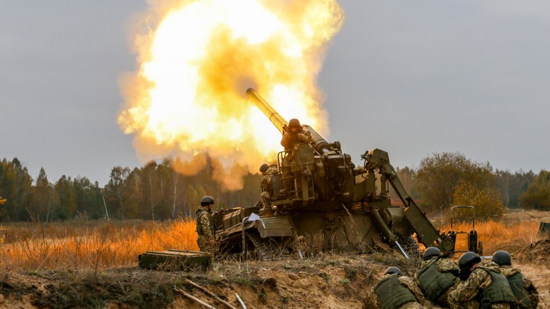 Na zdjęciu potężne działo 2S7 Pion