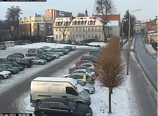 Totalna blokada aut na parkingu. Powód? Bezmyślność kierowców