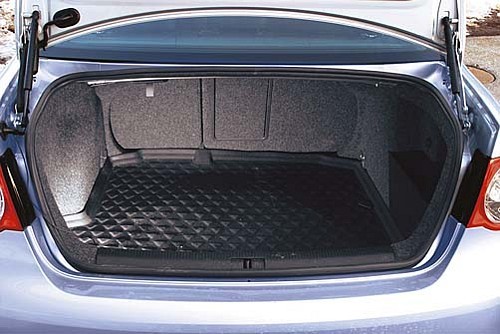 VW Jetta 2.0 TDI Comfortline - O rozmiar mniejszy niż Passat