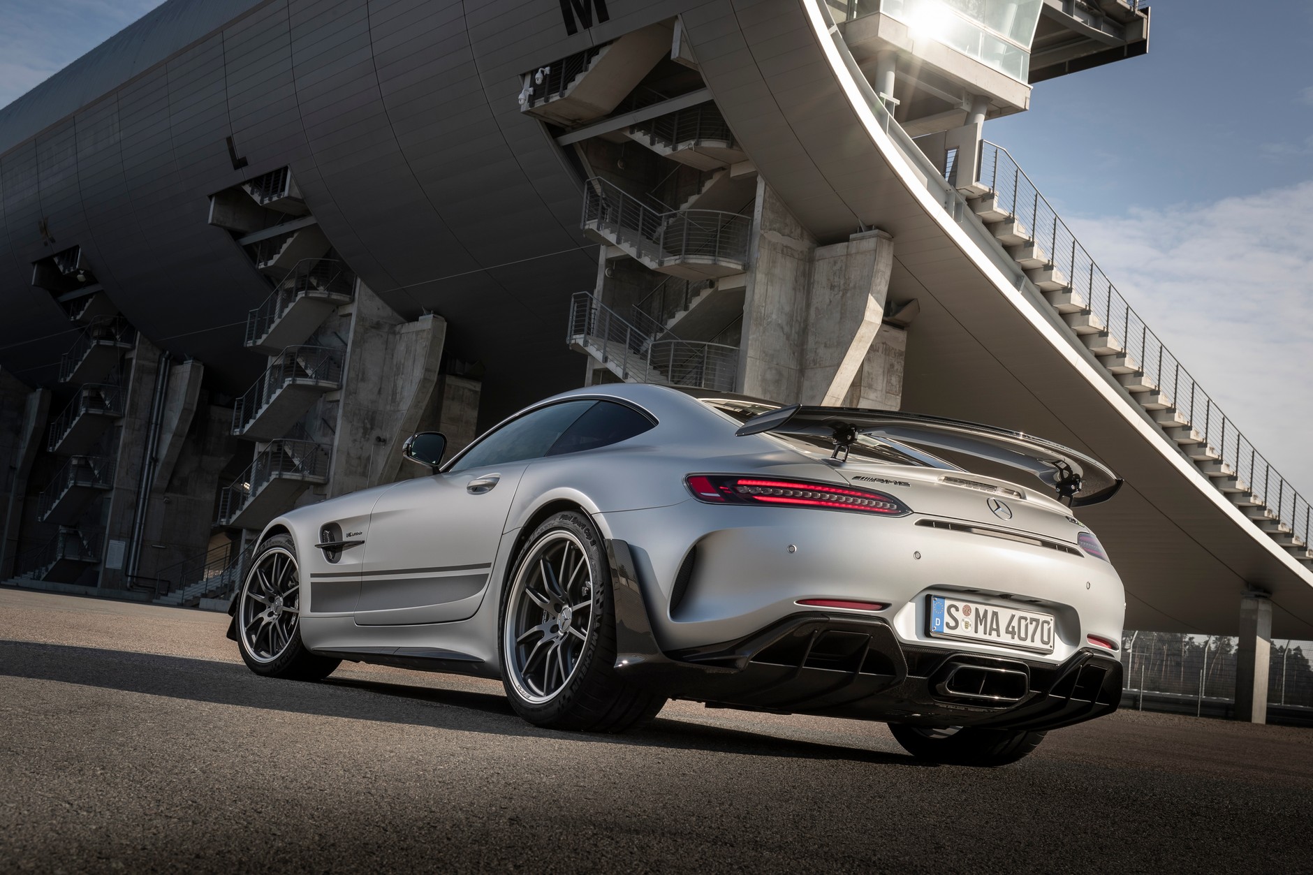 Mercedes-AMG GT R PRO