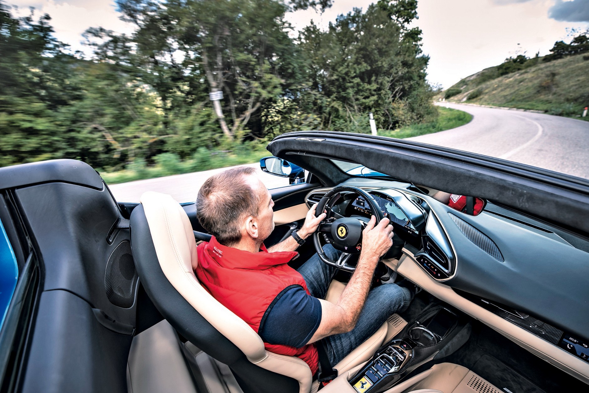 Ferrari 296 GTS (2022)