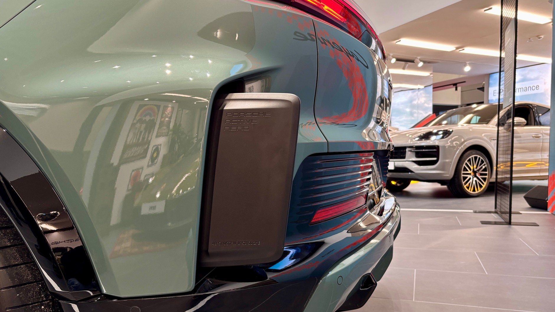 Premiera Cayenne Electric w Porsche Centrum Warszawa Wawer