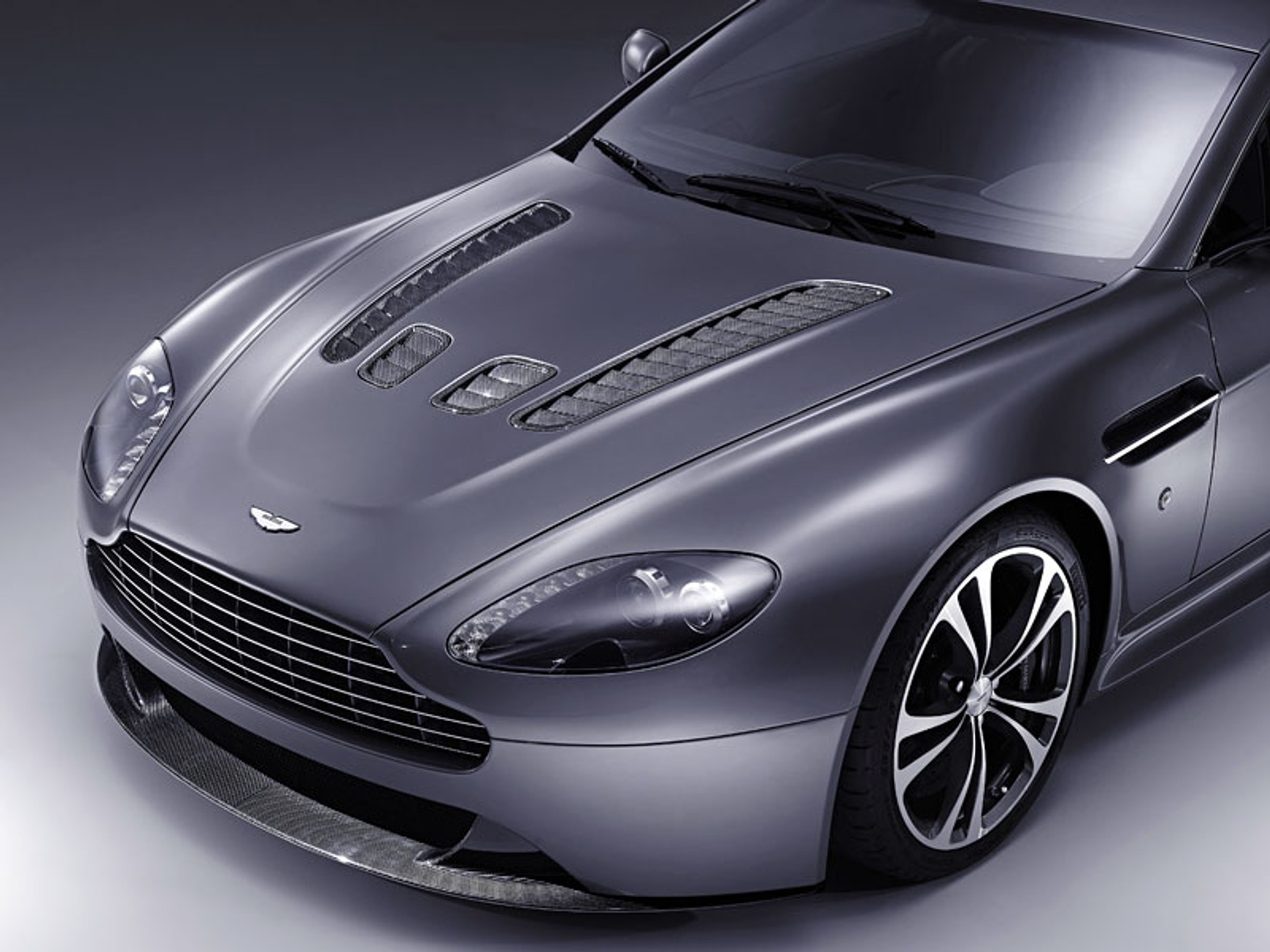 Genewa 2009: Aston Martin V12 Vantage – większy silnik dla małego Astona