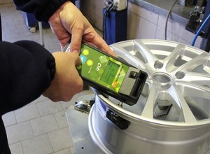 Czujniki ciśnienia: wymiana kół
będzie droższa!