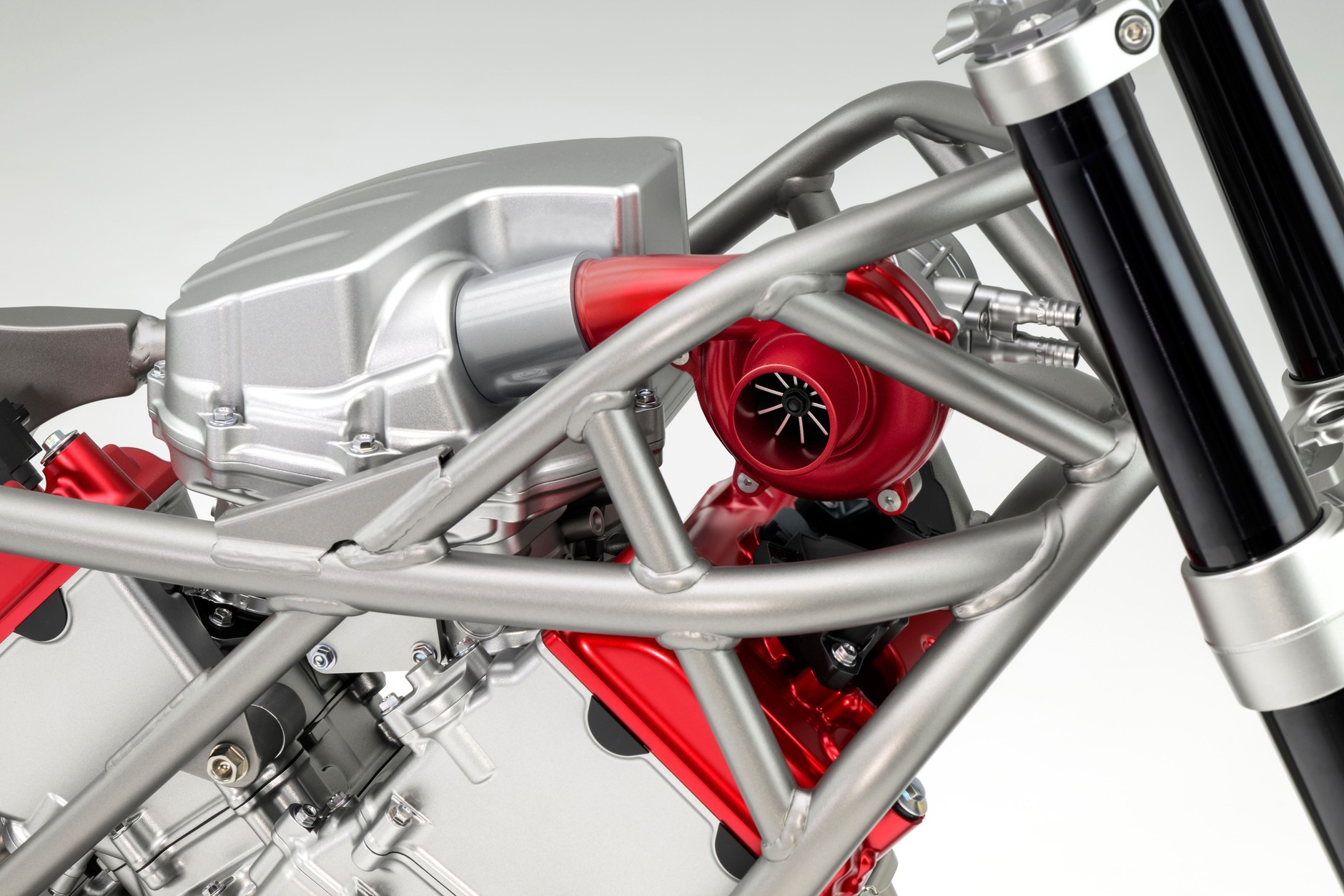 Honda zaprezentowała pokazała przełomowy silnik. Widlasta trójka dostała elektryczny kompresor