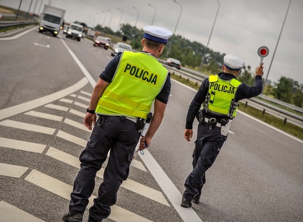 Długi weekend bez ogólnopolskiej akcji policji, ale z nowymi radiowozami
