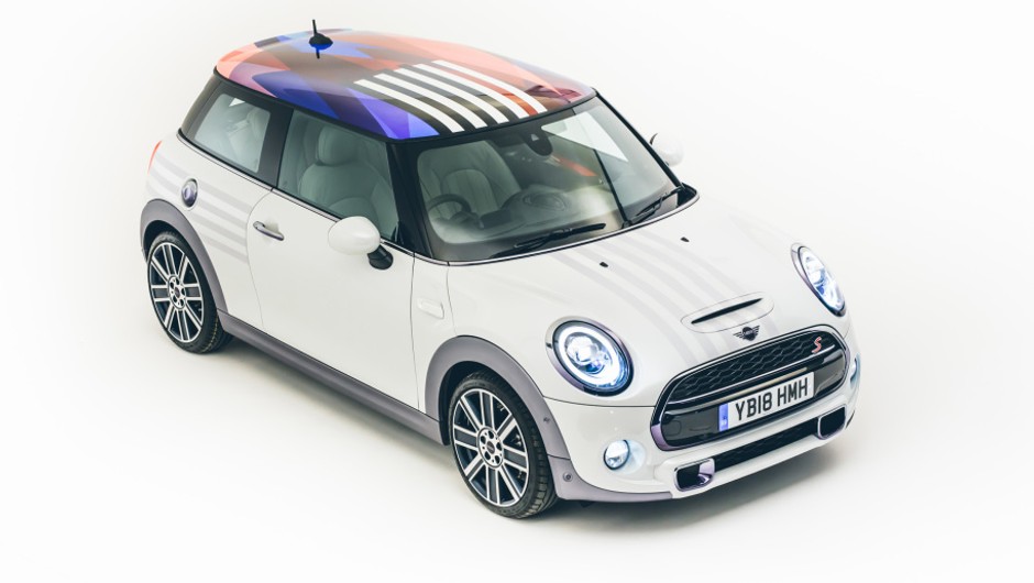 Okolicznościowa wersja Mini Coopera S z okazji ślubu księcia Harry-ego