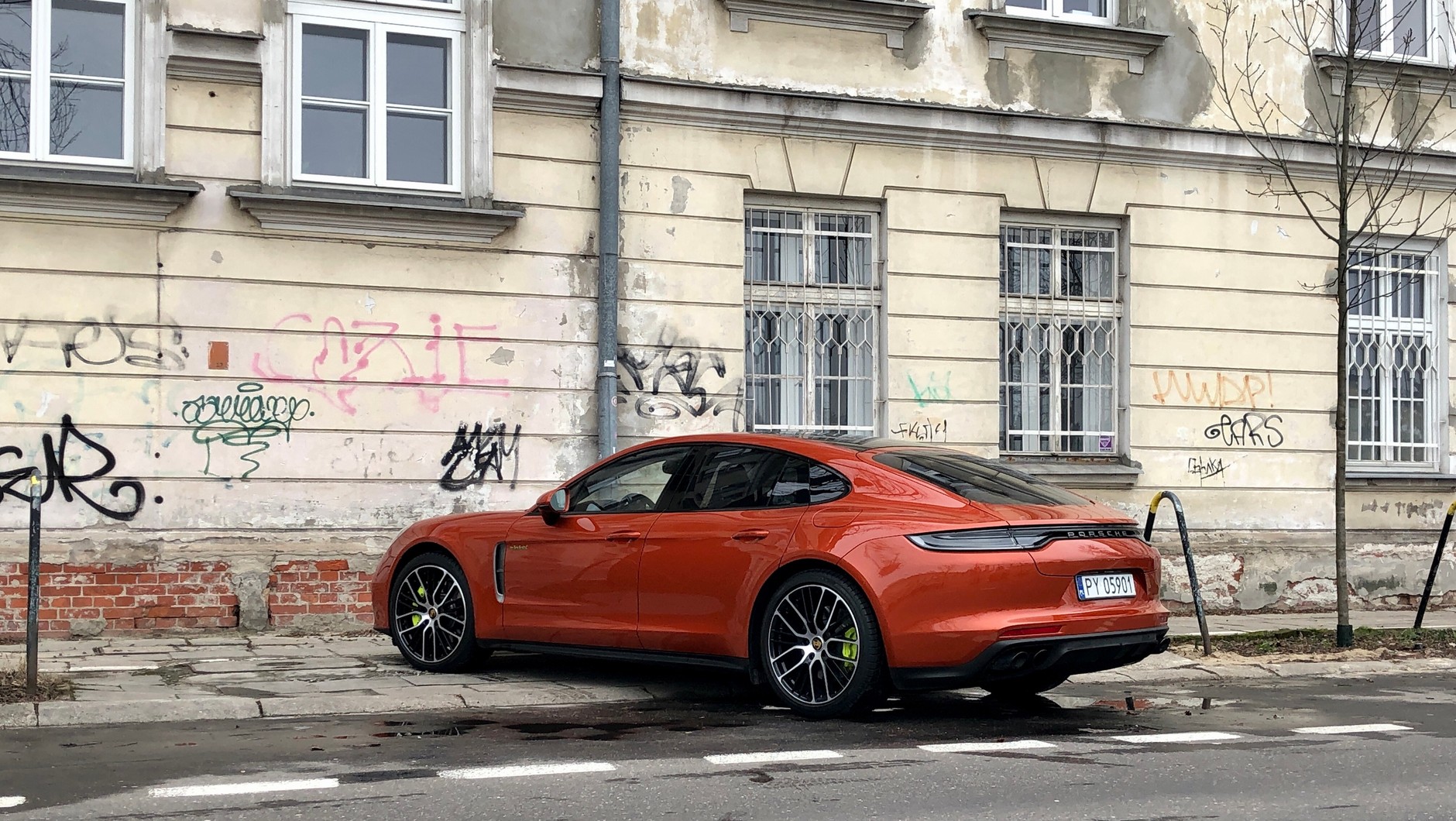 Porsche Panamera 4 E-Hybrid Platinum Edition