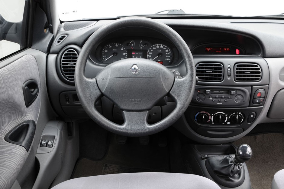 Opel Astra II 1.6 kontra Renault Megane 1.6: Pojedynek na rzeczowe argumenty