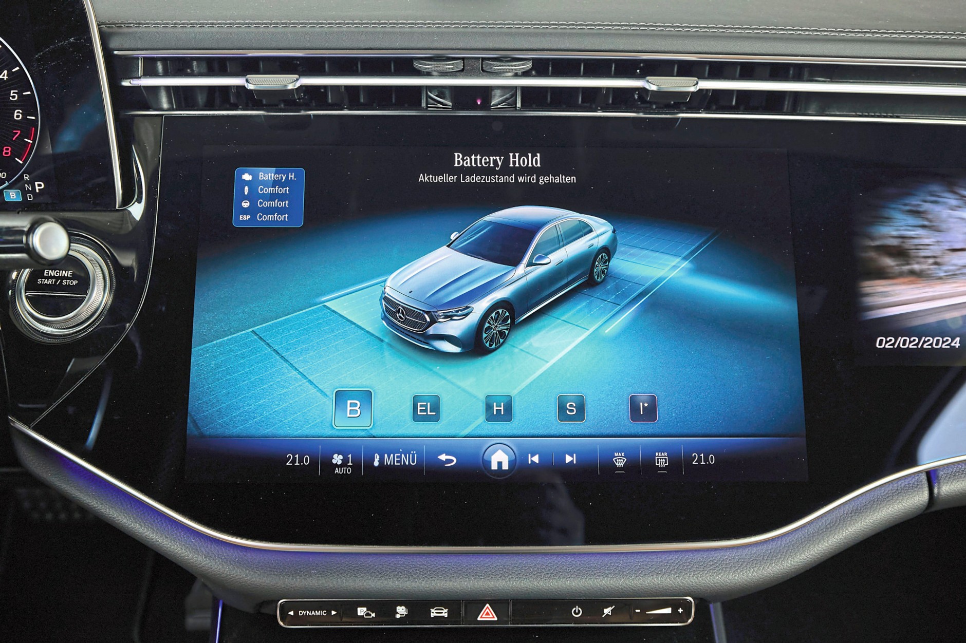 Mercedes E 400 e kontra Volvo S90 T8