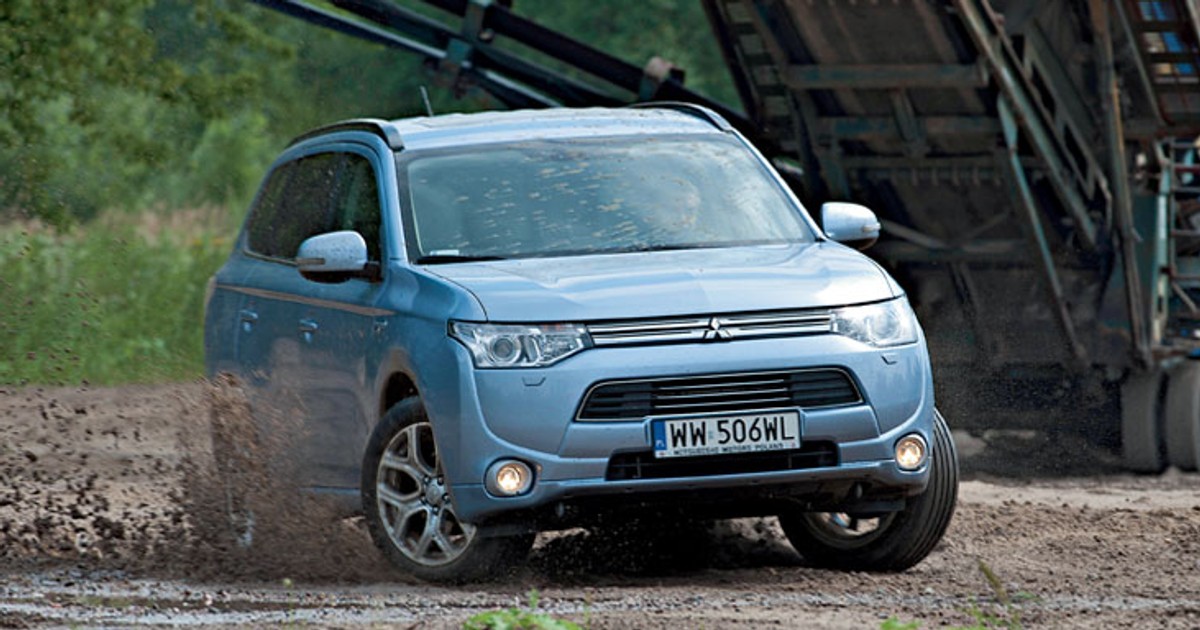 Test Mitsubishi Outlandera PHEV - Czy z prądem jeździ się taniej?