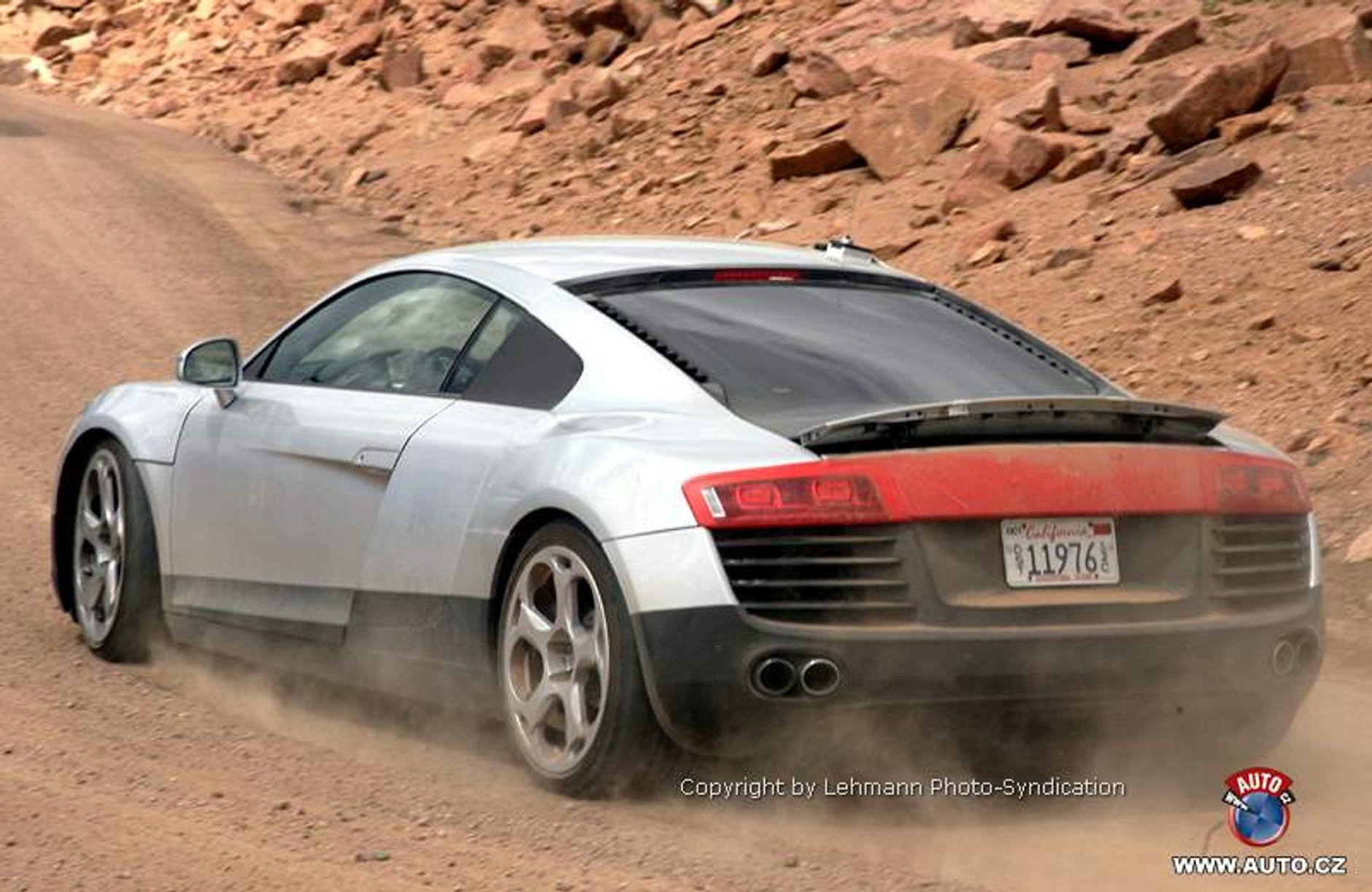 Zdjęcia szpiegowskie: Audi R8 podczas kręcenia reklamy w USA