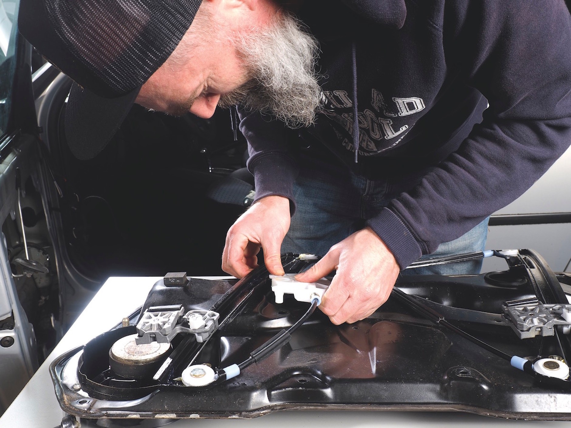 Wymiana podnośników szyb w VW Golfie IV