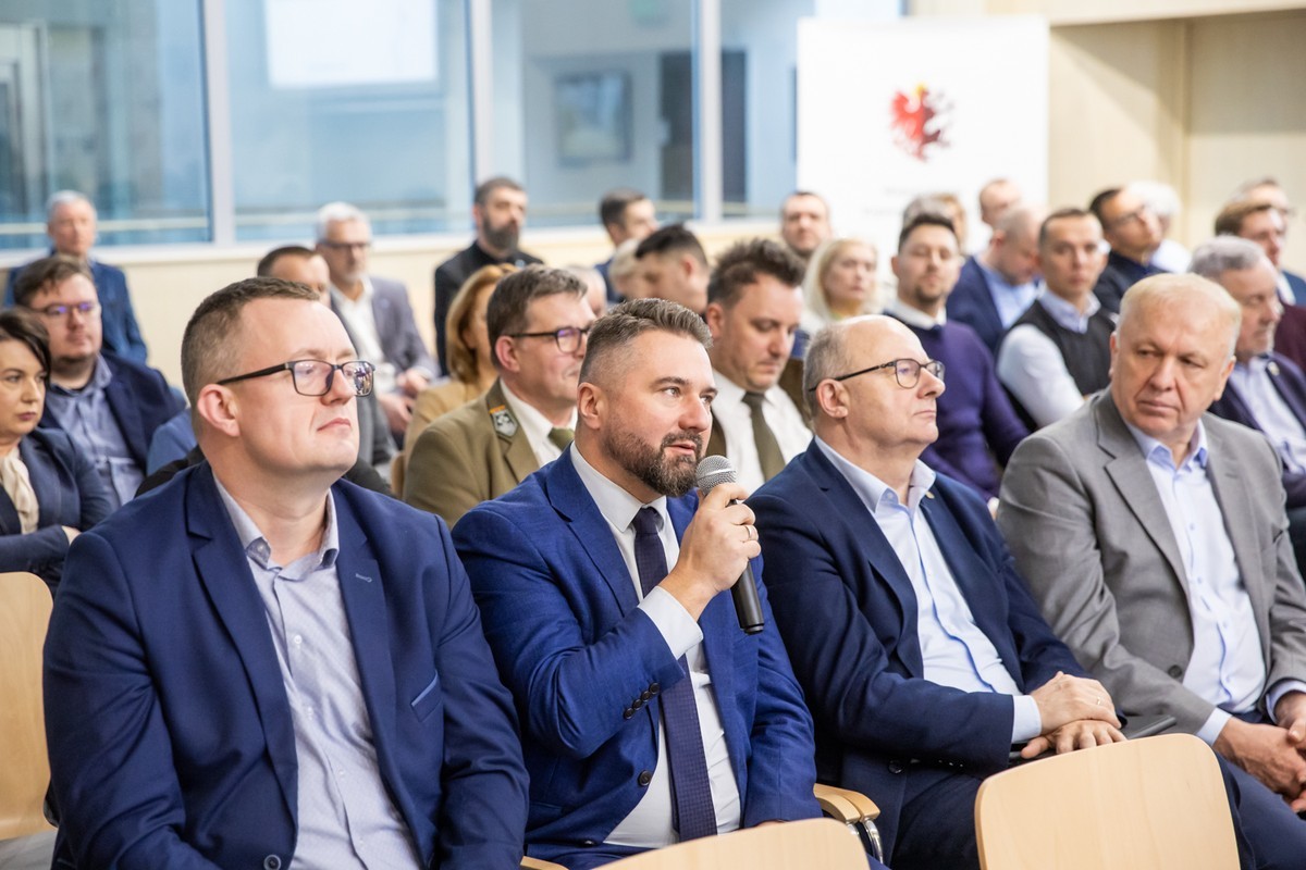 Konferencja ws. budowy drogi S15