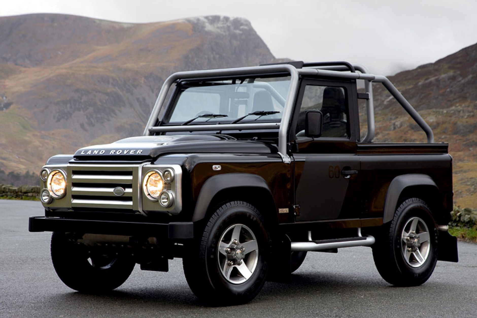 Land Rover Defender SVX: zalotny sześćdziesięciolatek
