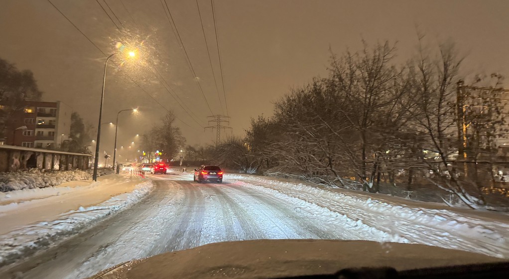 Jazda w dużym śniegu/zima