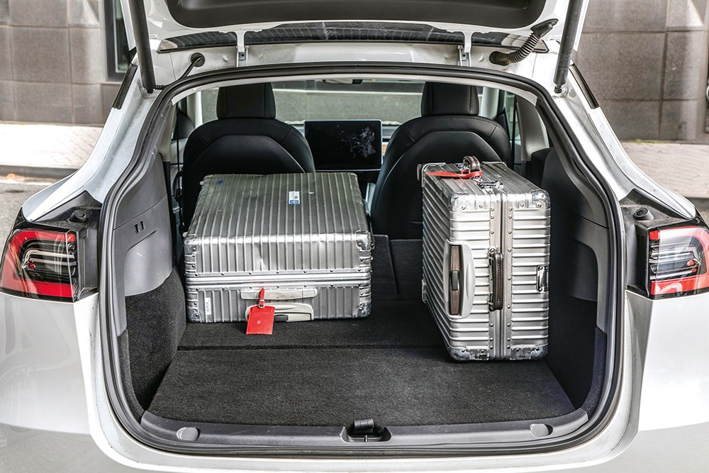 Tesla Model Y (2021)