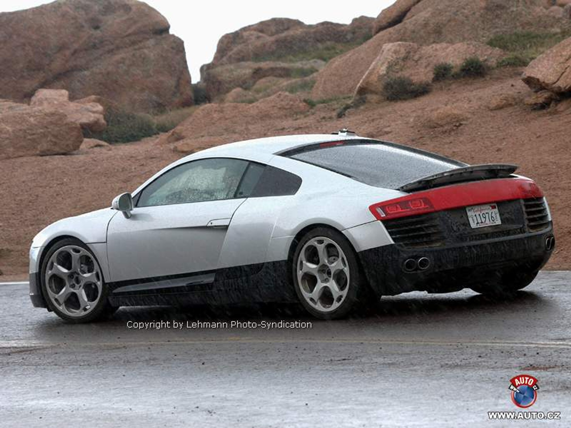 Zdjęcia szpiegowskie: Audi R8 podczas kręcenia reklamy w USA
